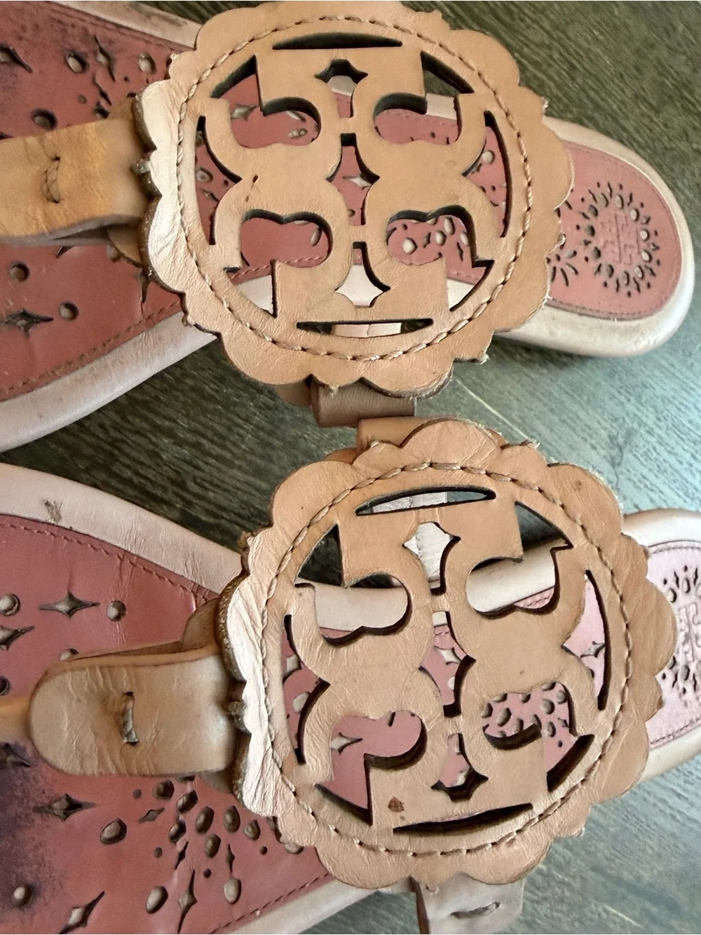 Tory Burch Miller Scalloped Pink Leather Logo Thong Sandals 11